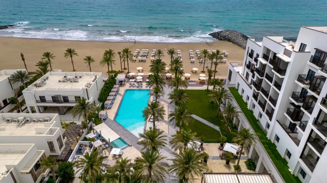 Palace Beach Resort Fuyaira Exterior foto Aerial view of the hotel