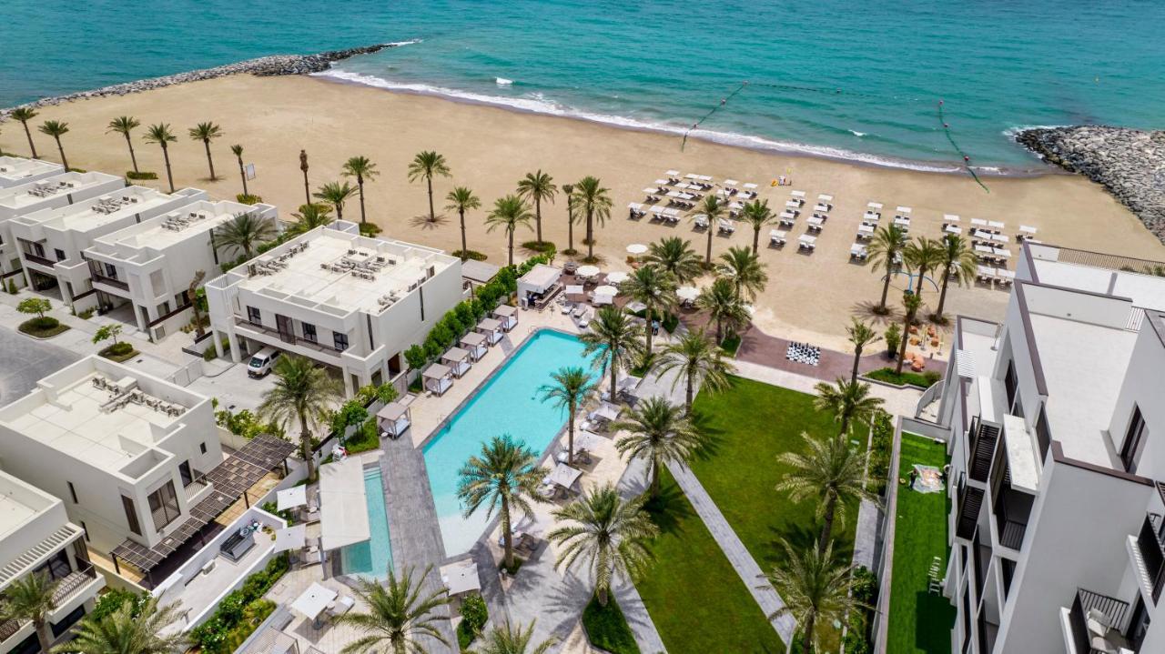 Palace Beach Resort Fuyaira Exterior foto Aerial view of the hotel