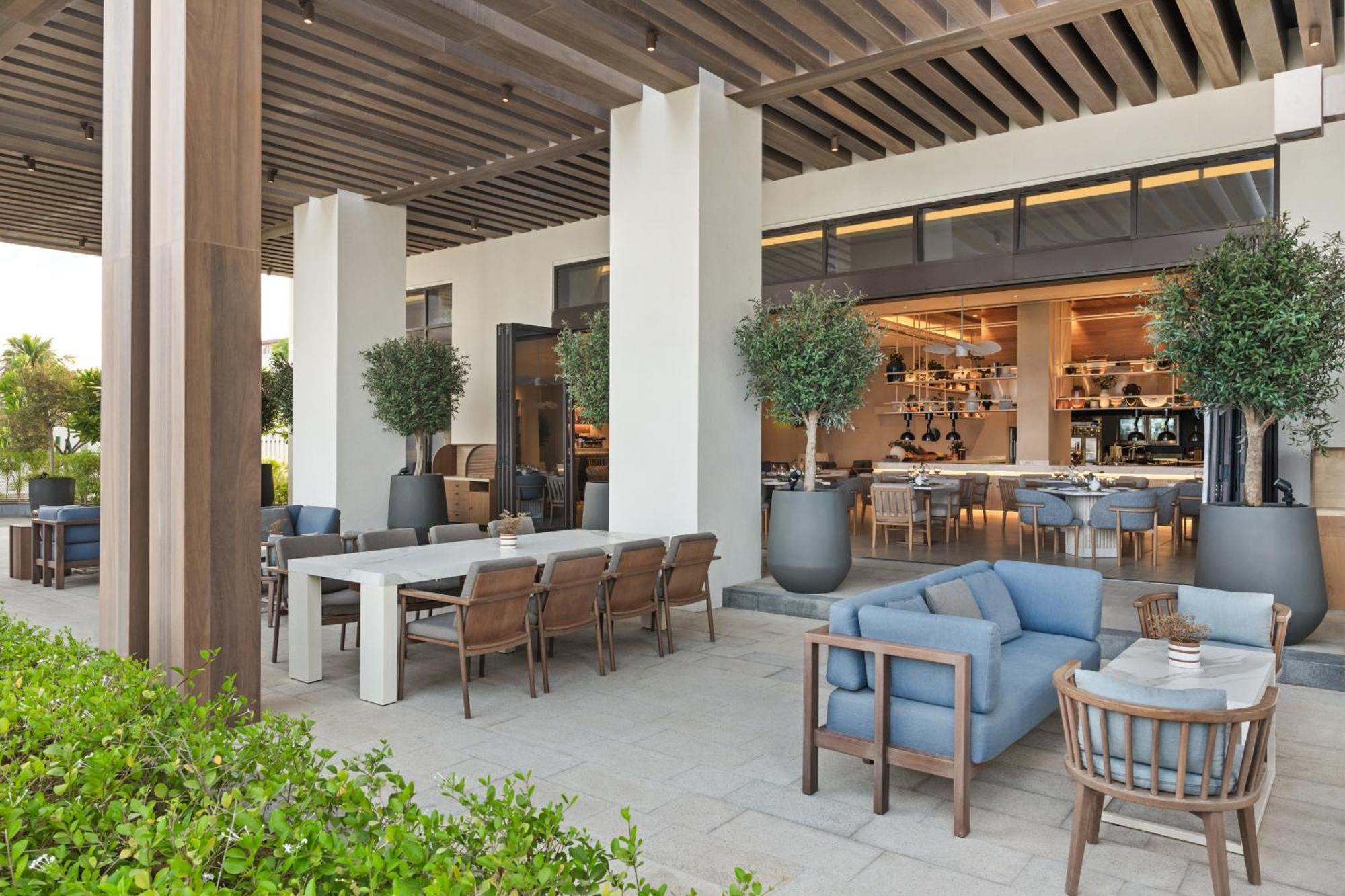 Palace Beach Resort Fuyaira Exterior foto The Terrace at The Westin Dubai